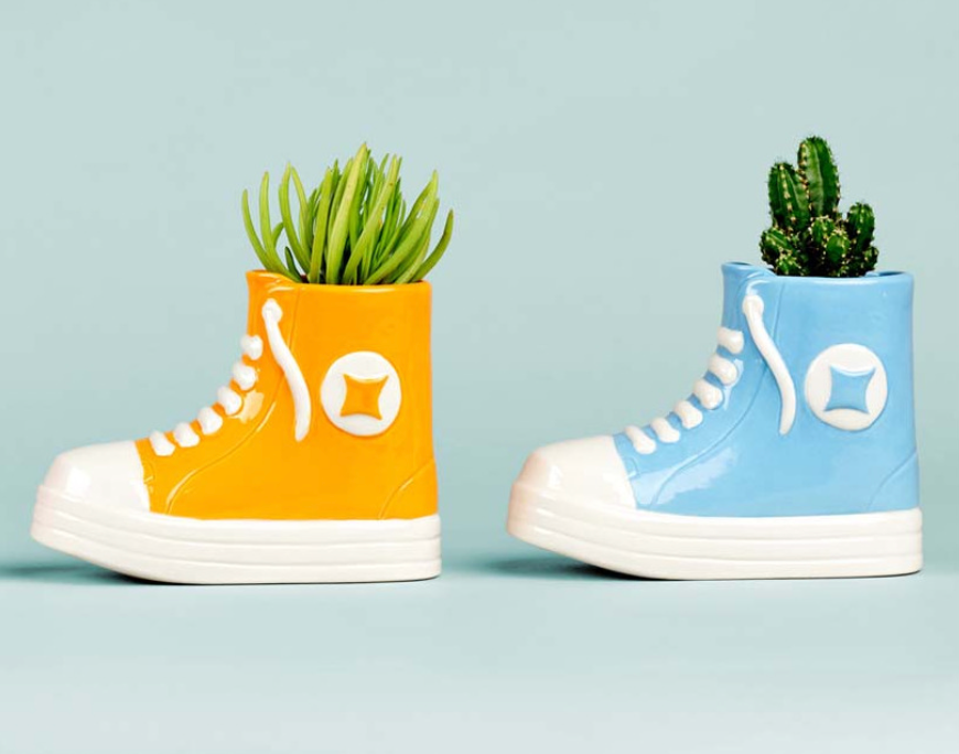 Jarron en forma de zapatilla azul