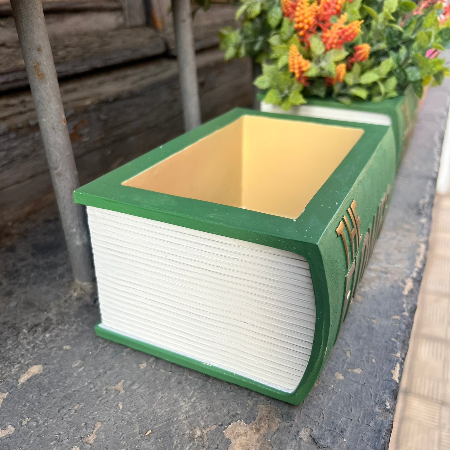 Maceta libro verde