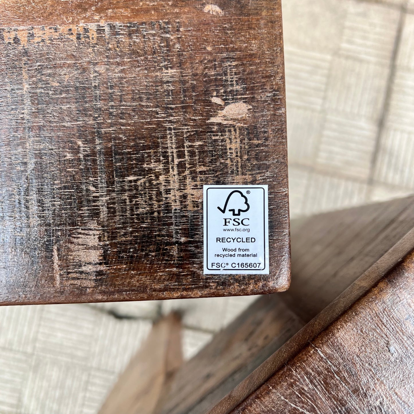 Mesa madera con cajón/hueco