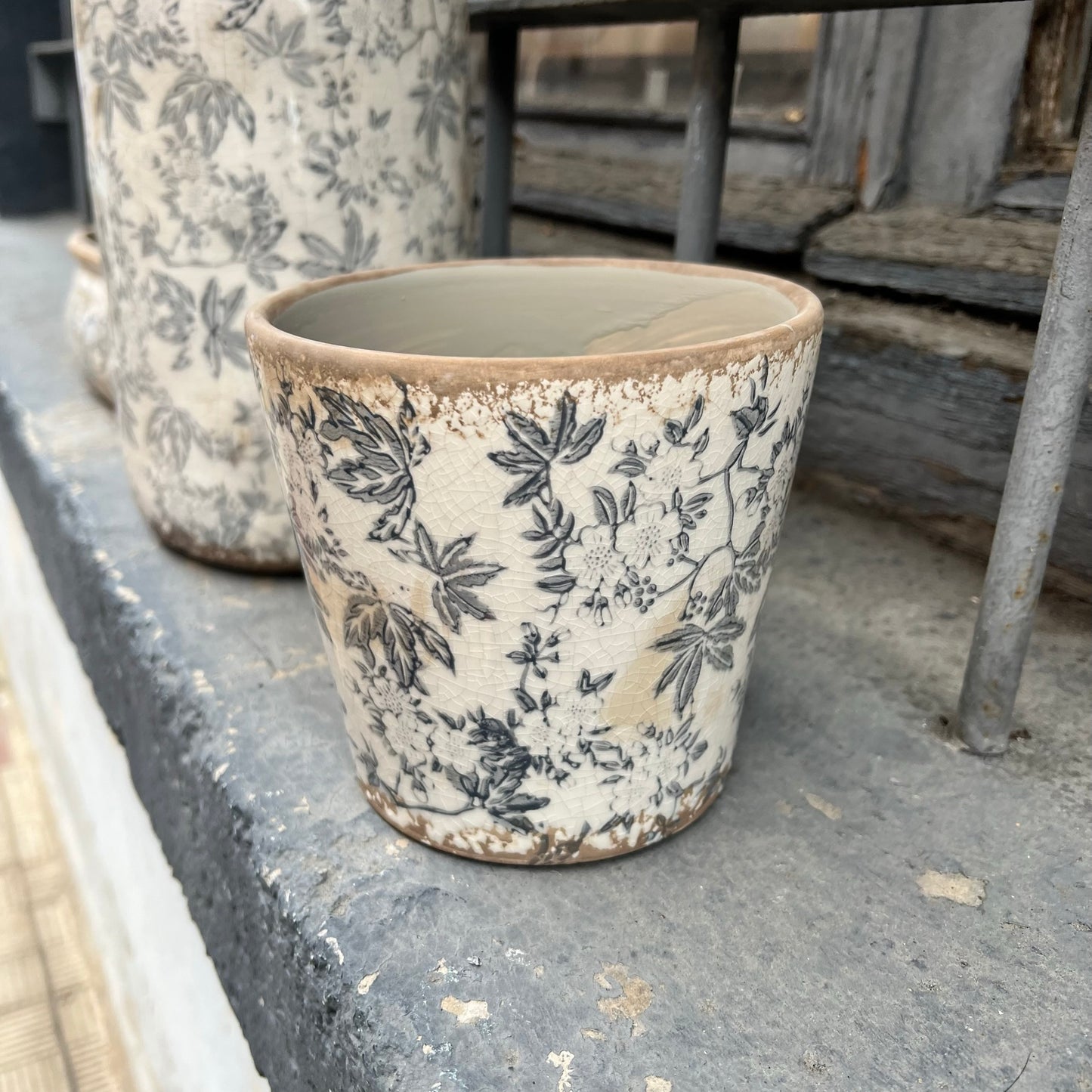 Macetero crema craquelado