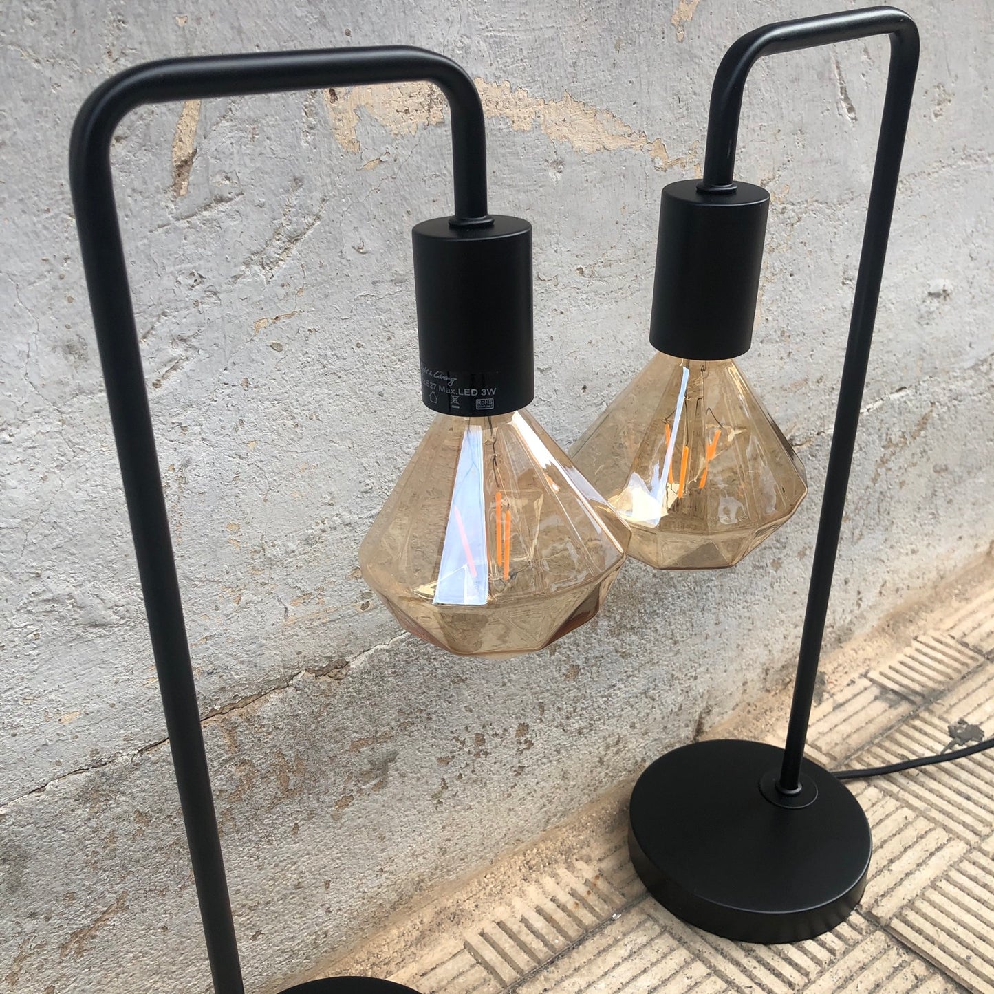 Lampara tubo negro mate