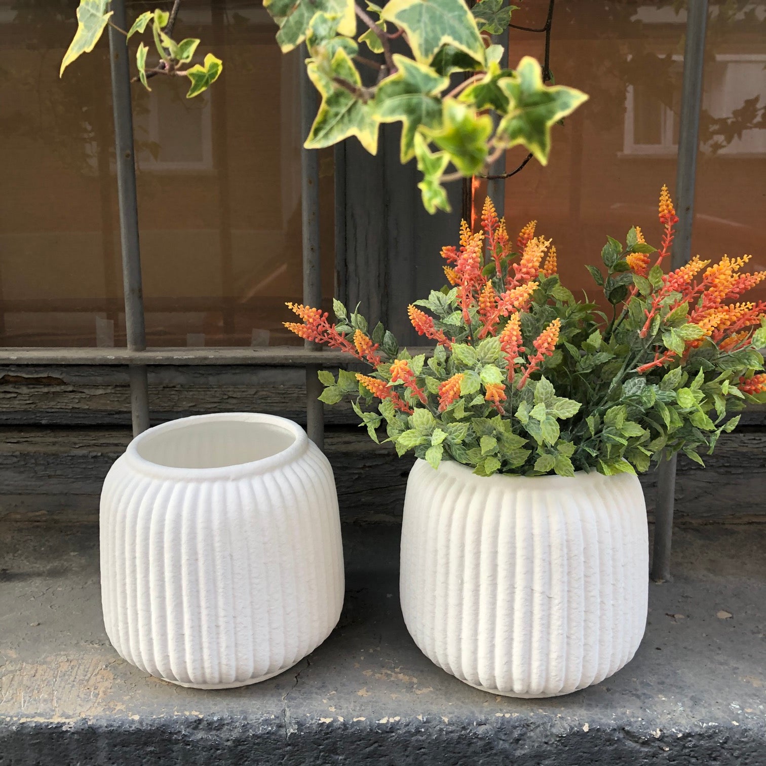 Jarrones blancos de cerámica – DyG Decoración
