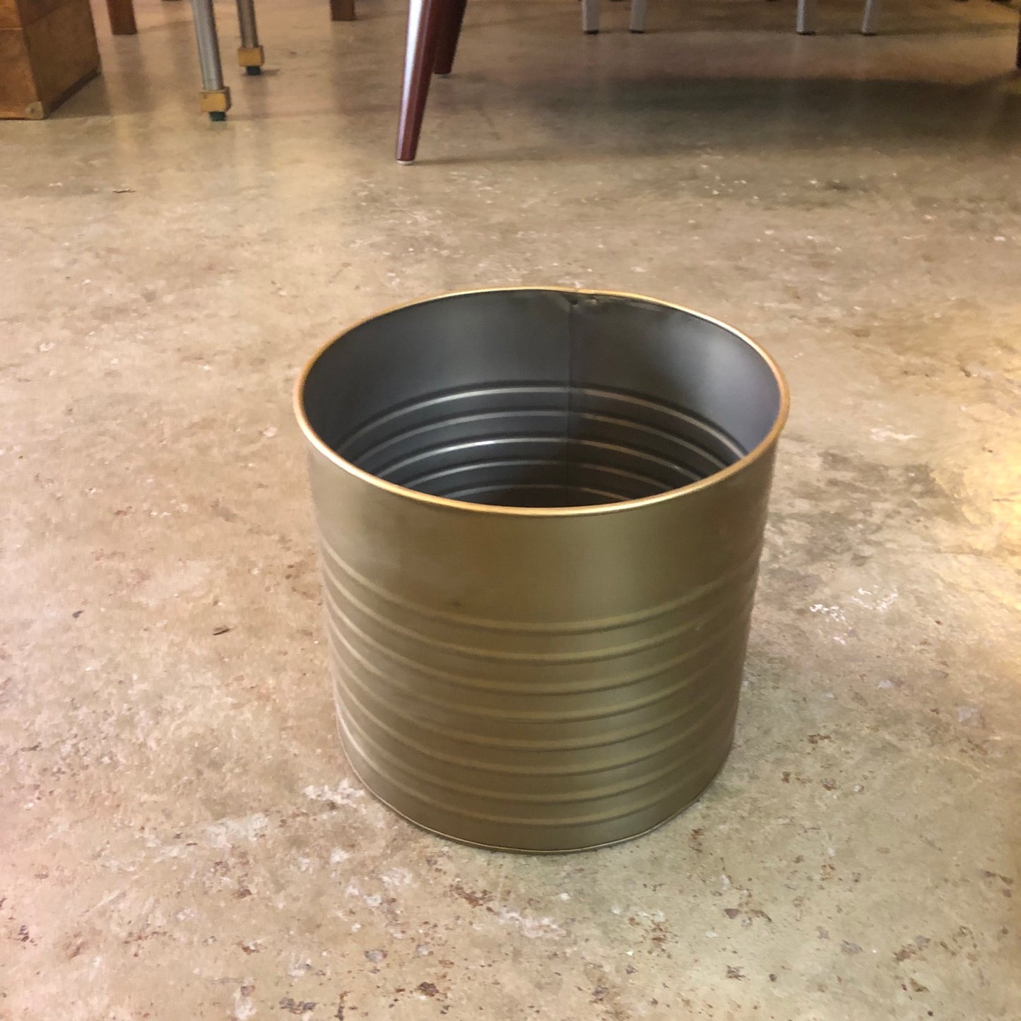 Maceta metálica lata