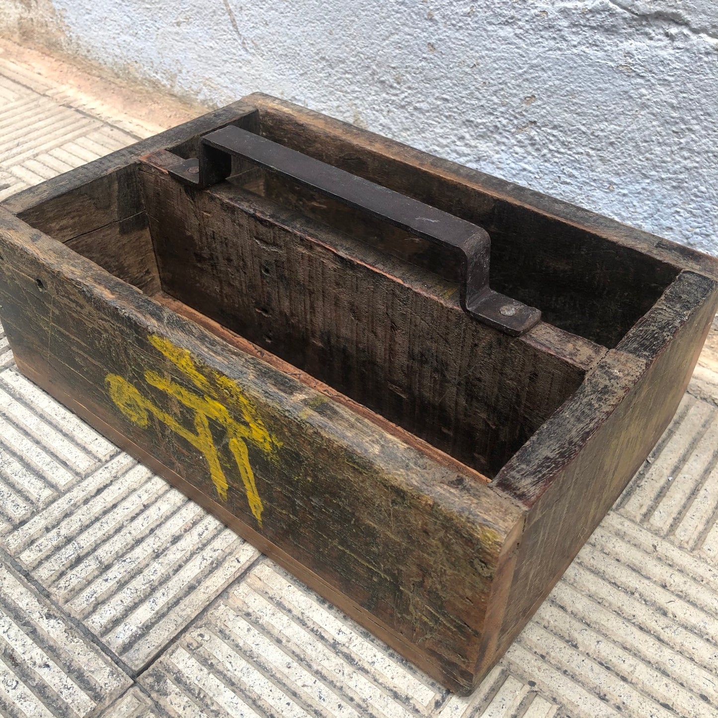 Caja de madera doble con asa