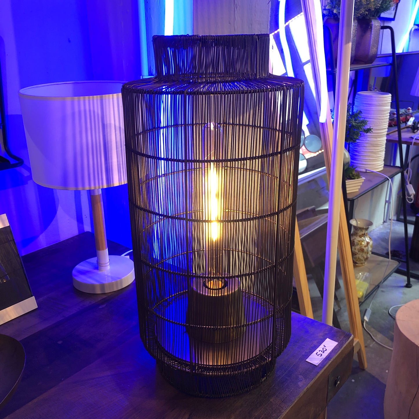 Lampara alambres metálicos