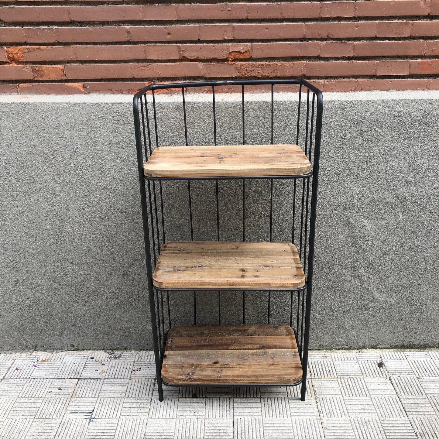 Estanteria de suelo metal y madera