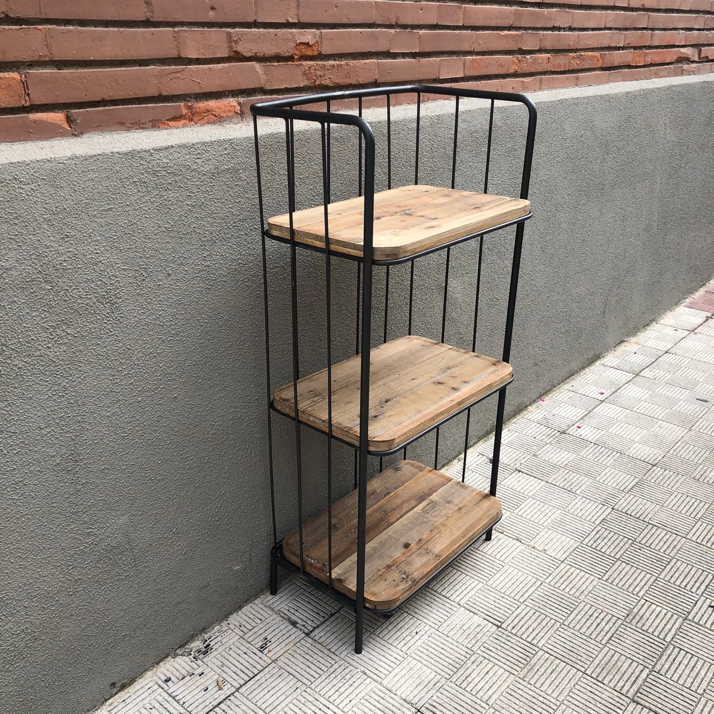 Estanteria de suelo metal y madera