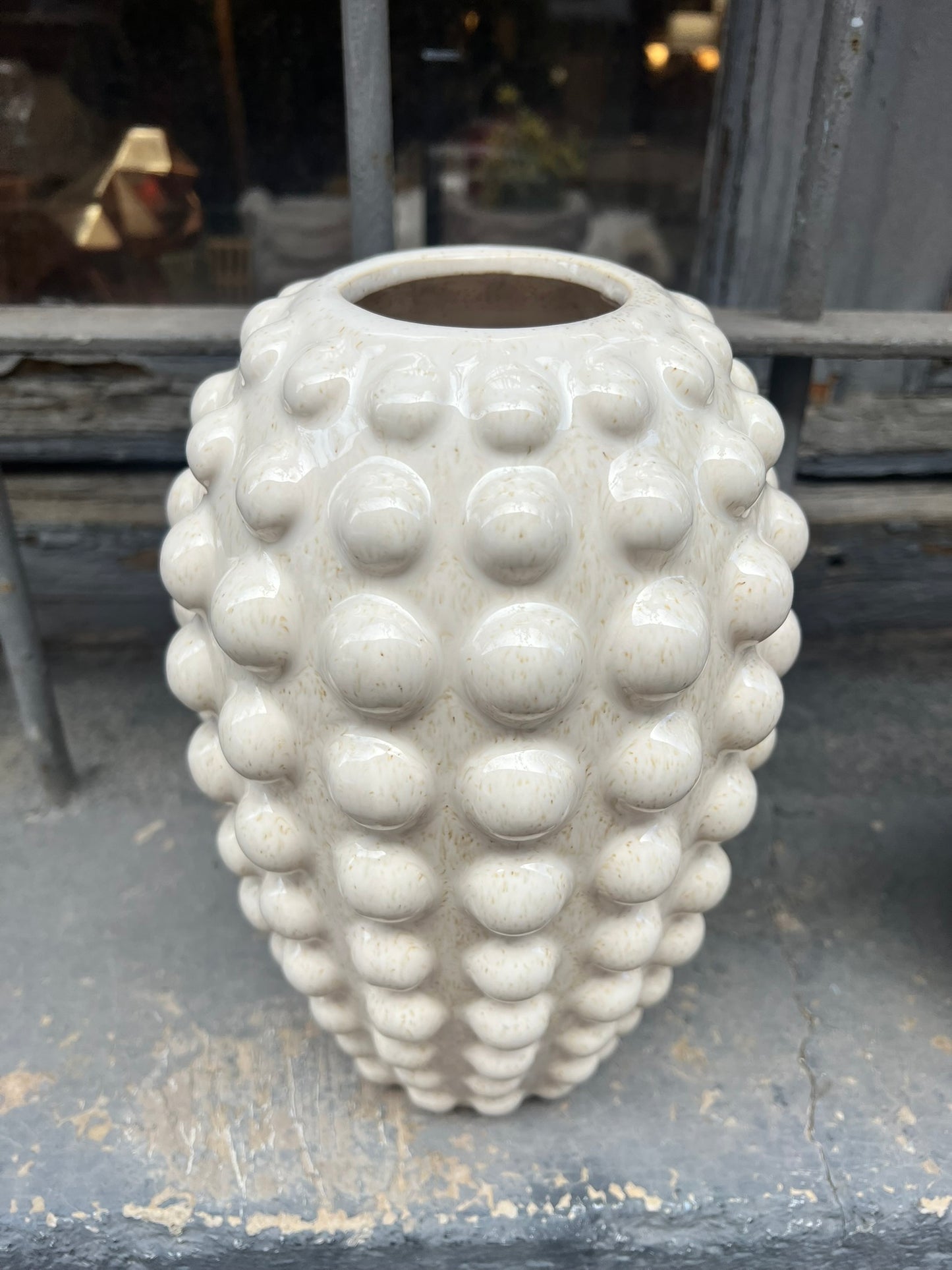 Jarron blanco bolas alto