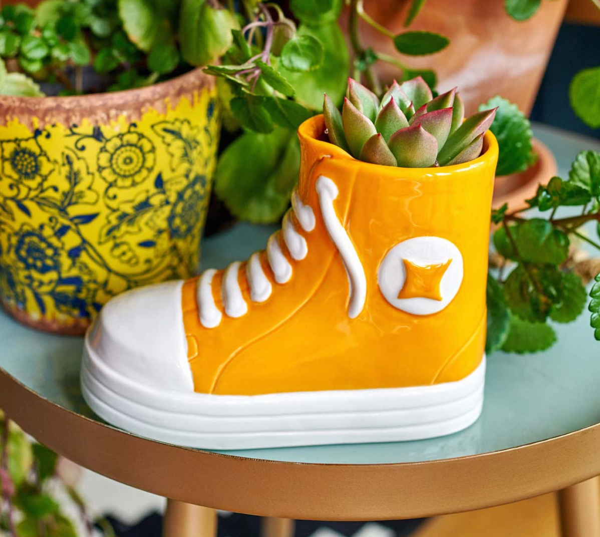 Jarron en forma de zapatilla naranja