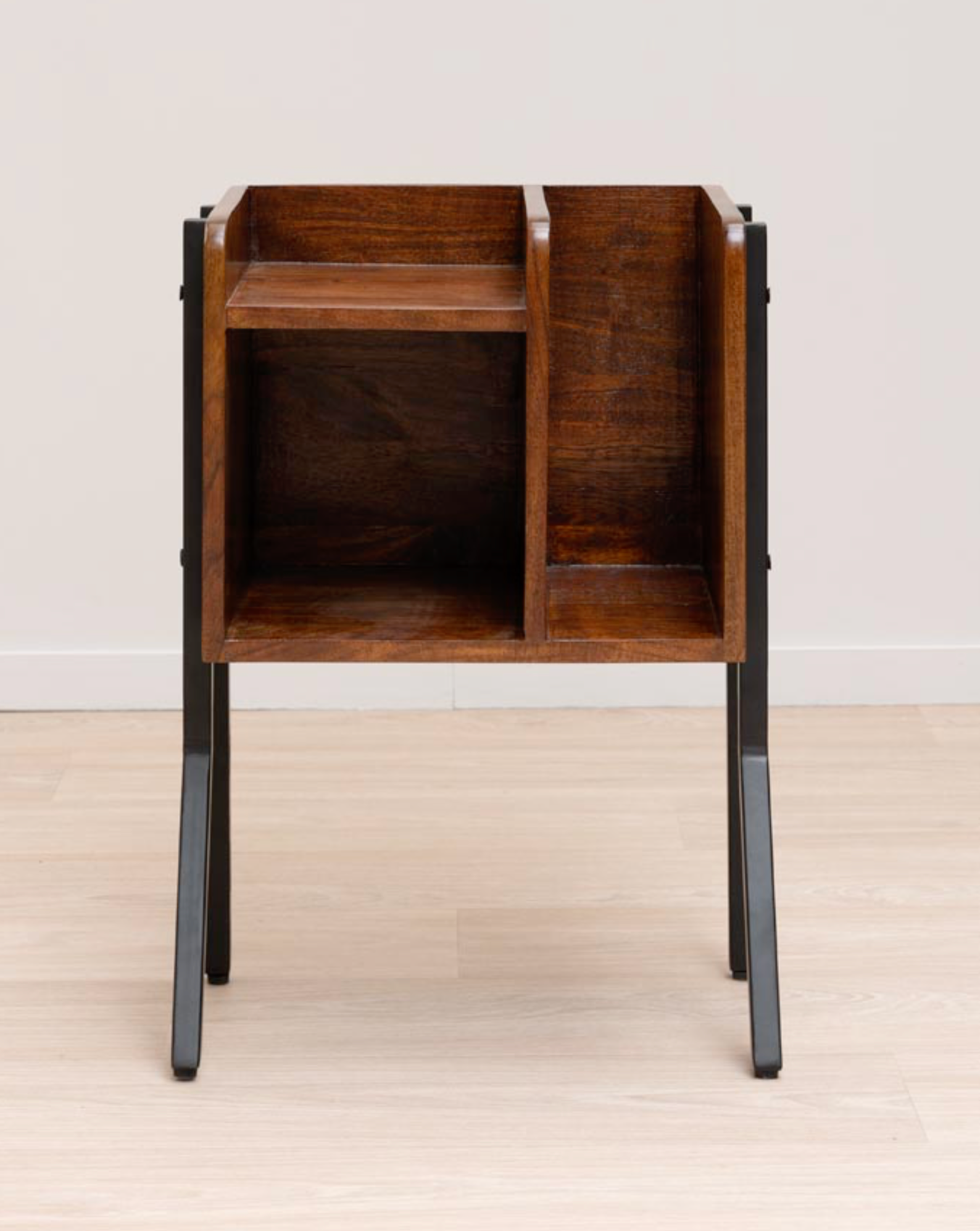 Mesa con estructura metálica