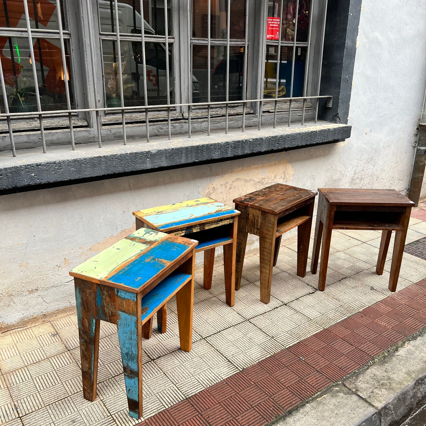 Mesa madera con cajón/hueco (Copia)