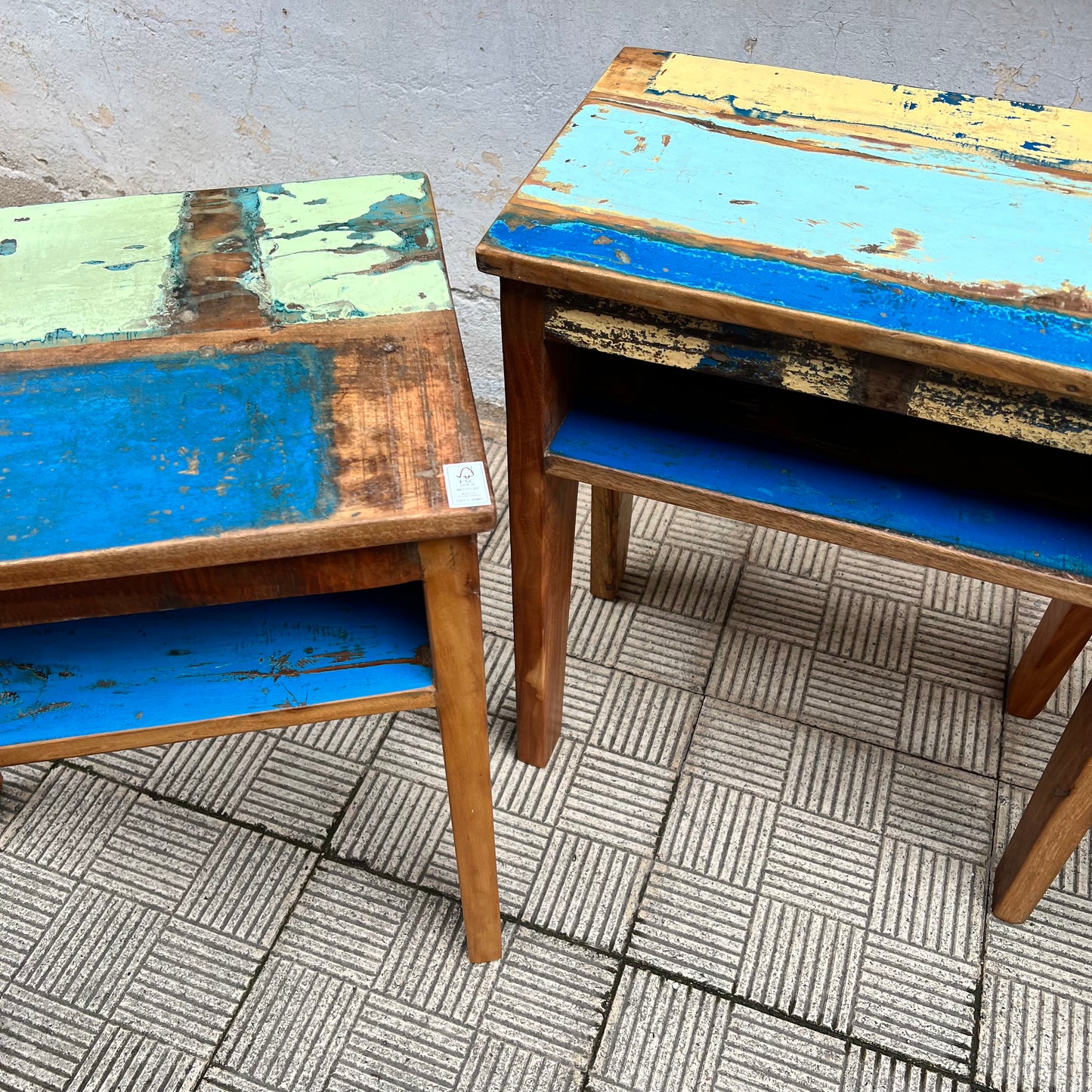 Mesa madera colores con cajón/hueco