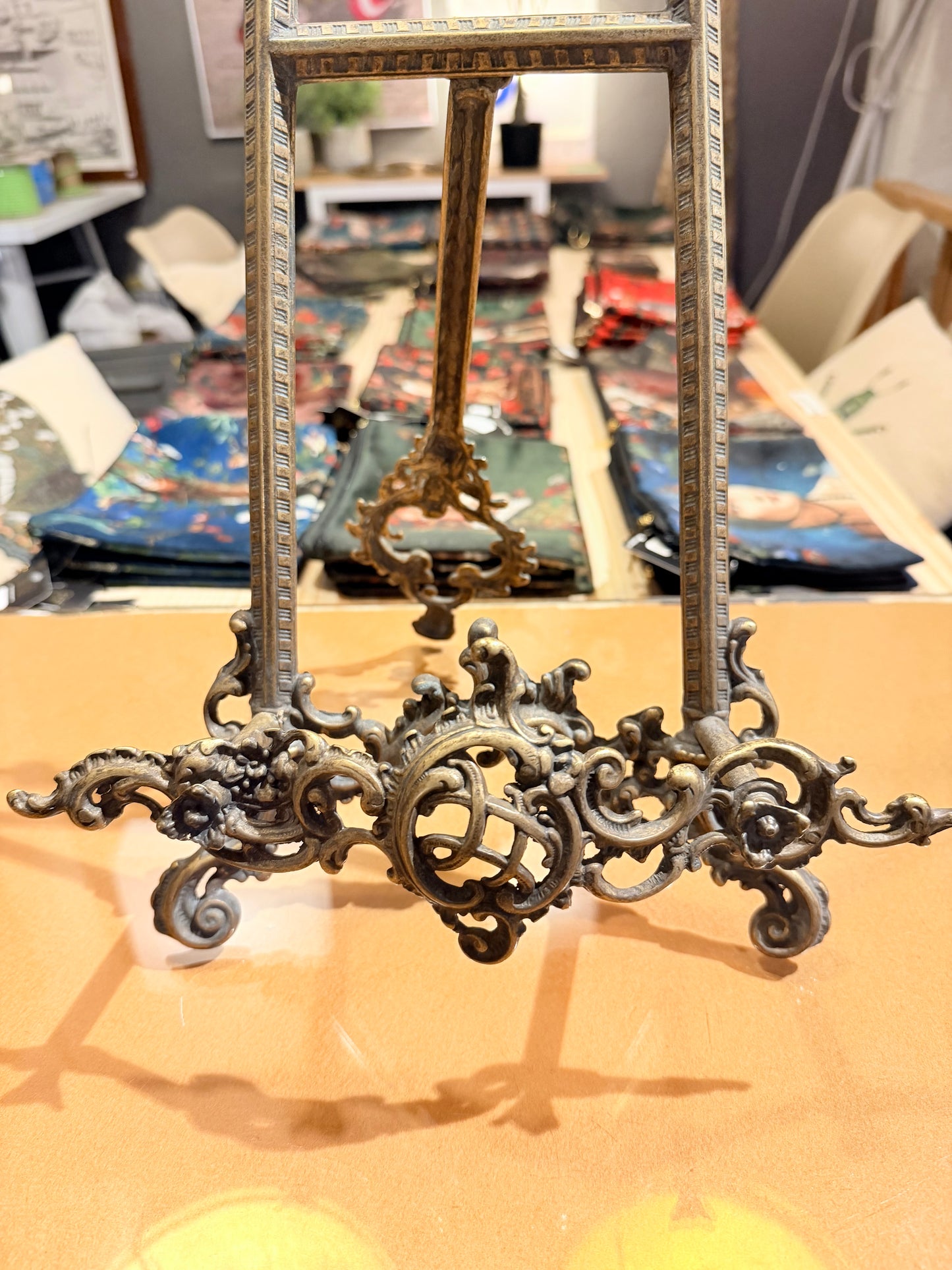 Soporte metálico antiguo