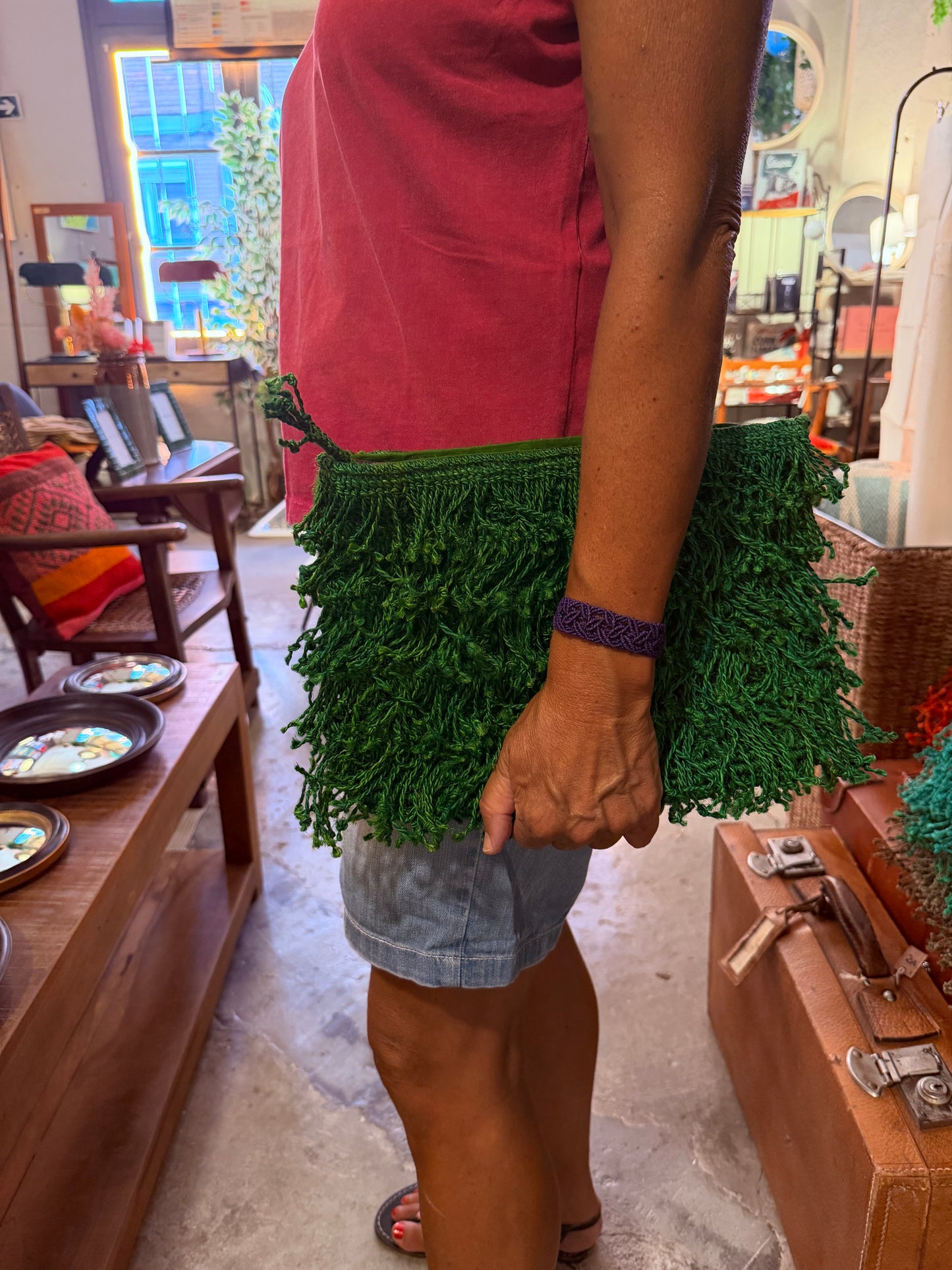 Bolso mano flecos azul
