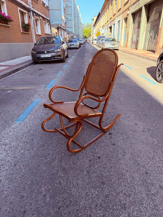 Mecedora madera estilo Thonet