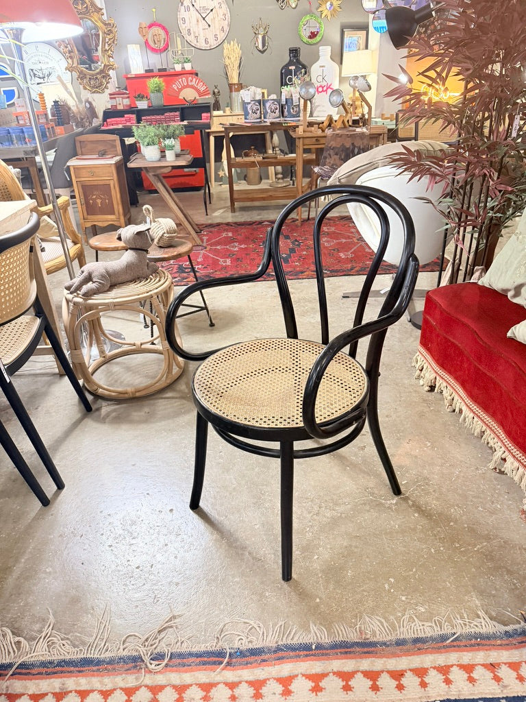 Silla estilo Thonet con brazos