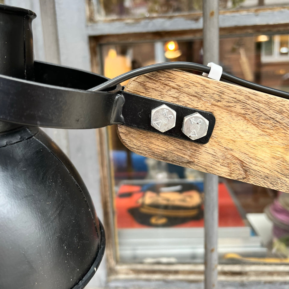 Lampara madera fontanero negra