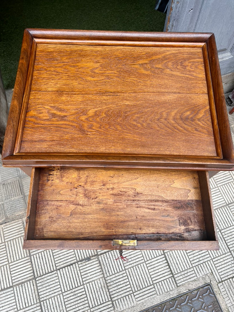 Mesa madera lineas rectas