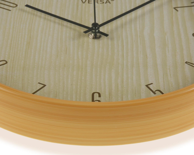 Reloj madera clara