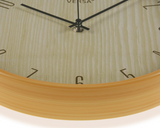 Reloj madera clara