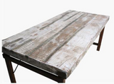 Mesa de madera blanca
