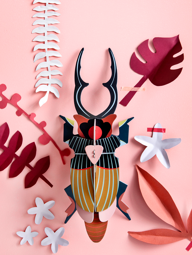 Figura Escarabajo Mostaza y Negro Carton Puzle