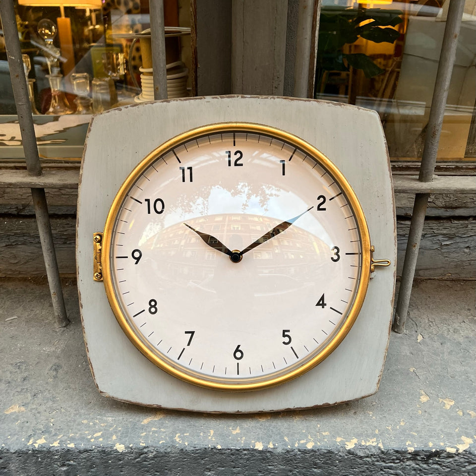 Reloj con cristal convexo