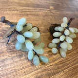 Pareja de racimos de uvas