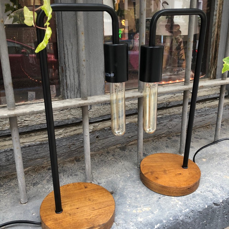 Lampara curva negra
