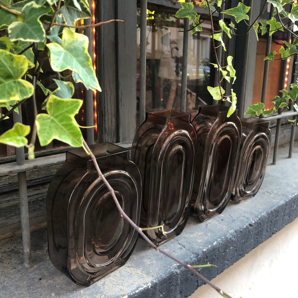 Jarron marron art deco ancho