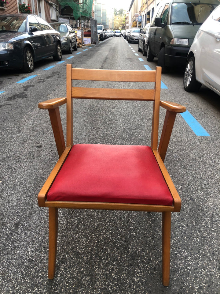 Silla madera asiento rojo