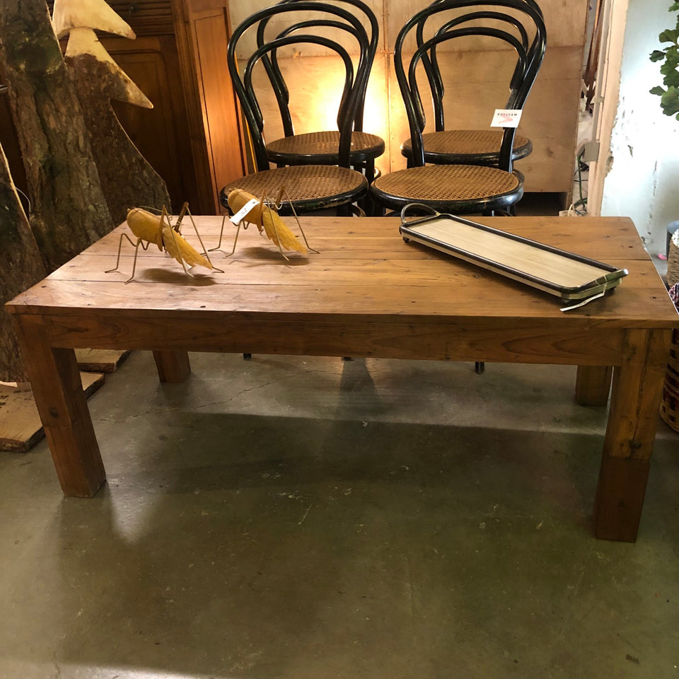 Mesa de centro rectangular de madera