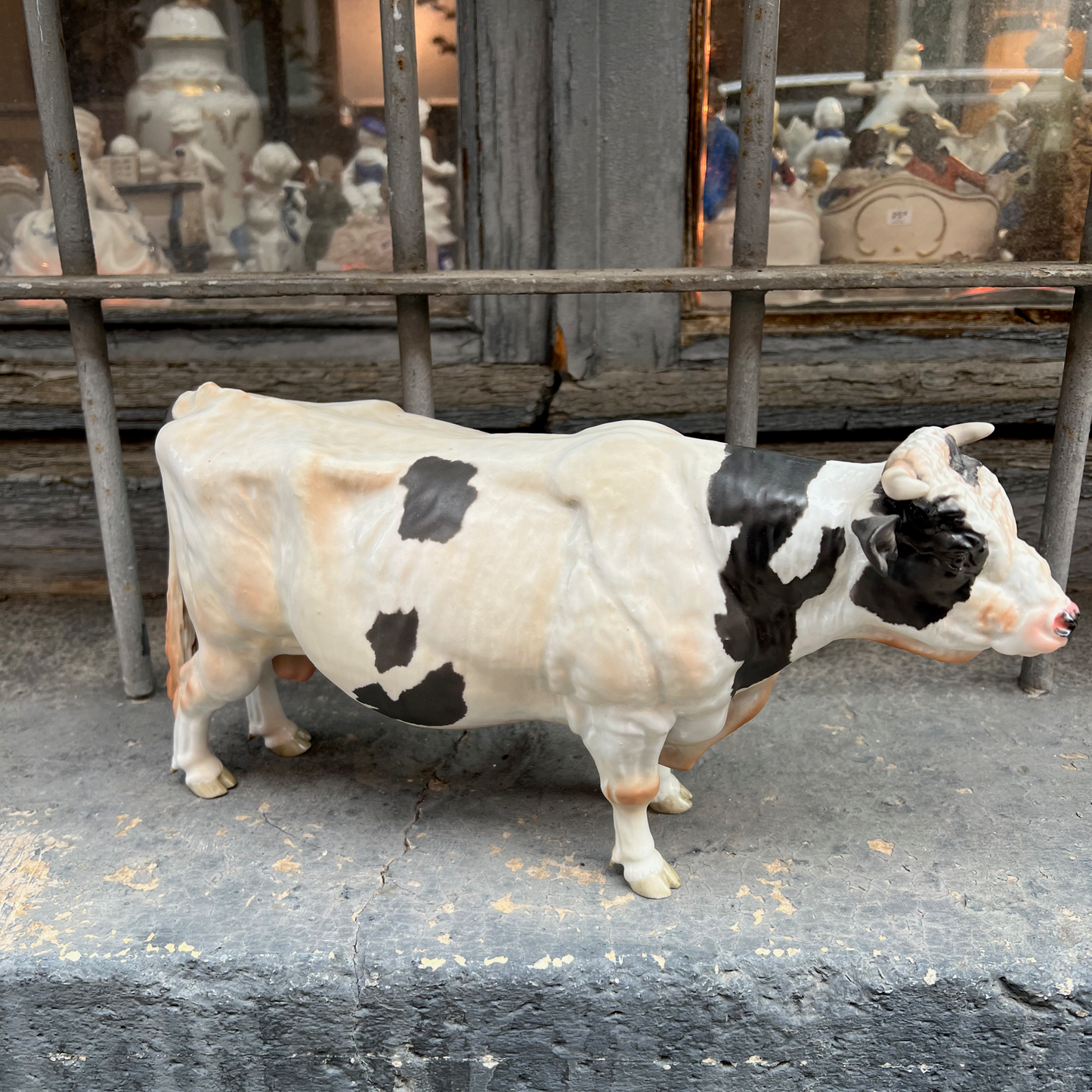 Figura vaca ceramica C. Martino