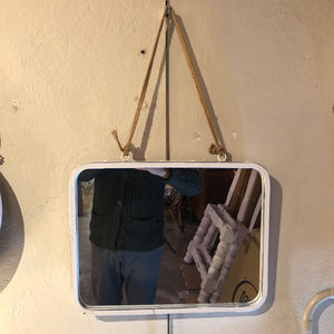 Espejo rectangular con cuerda