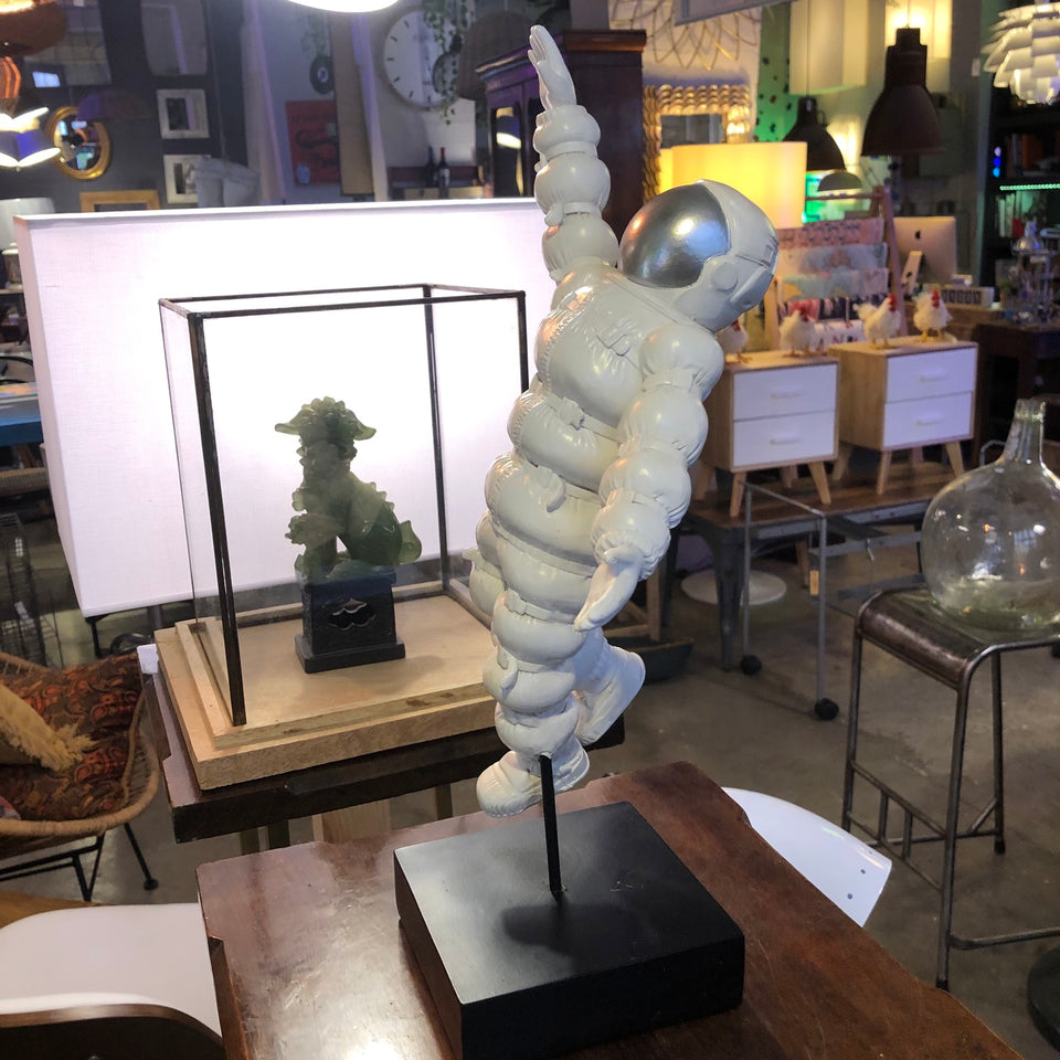 Escultura Astronauta