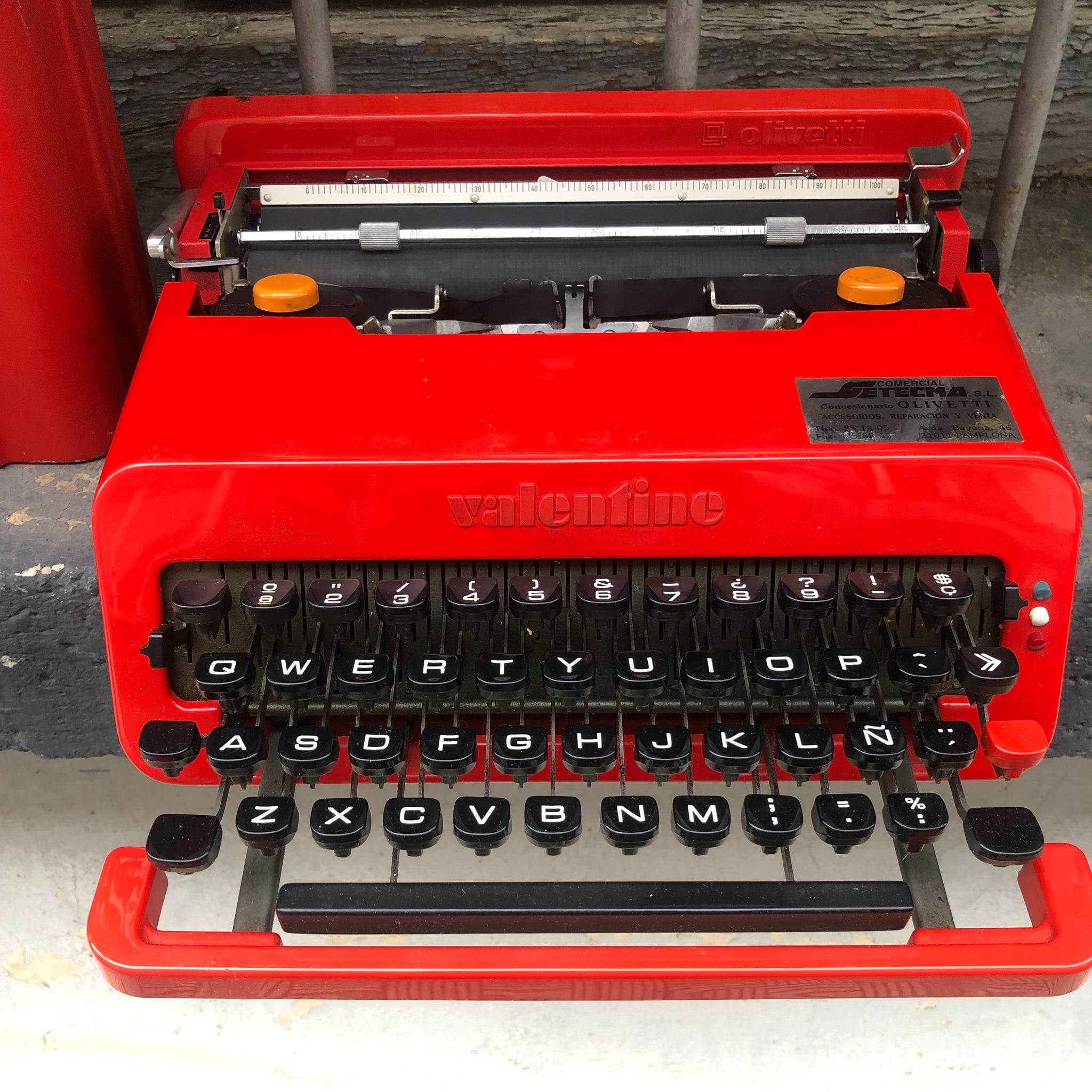 Maquina de Escribir Olivetti Valentine – Potsdam Deco