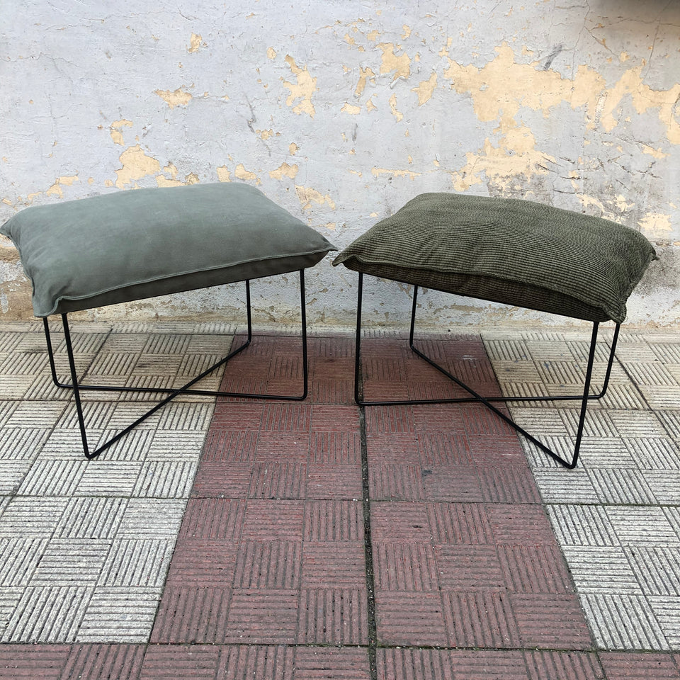 Banqueta tapizada verde