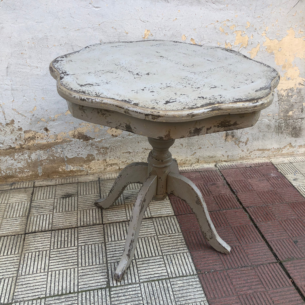Mesa auxiliar gris
