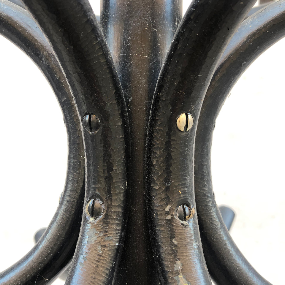 Perchero de pie de madera