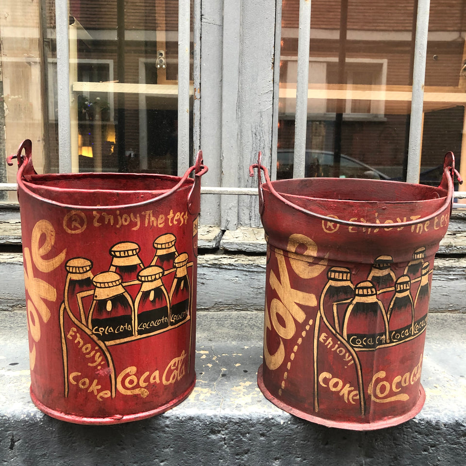 Cubo metálico cola