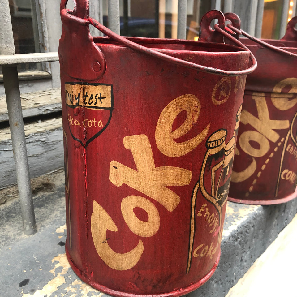 Cubo metálico cola