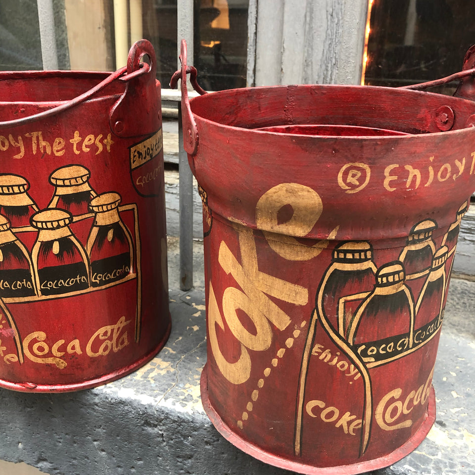 Cubo metálico cola