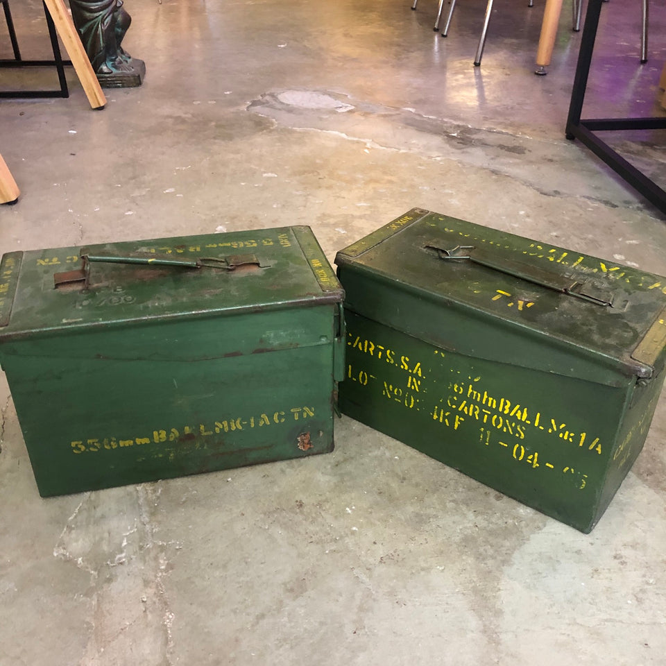 Caja militar con tapa