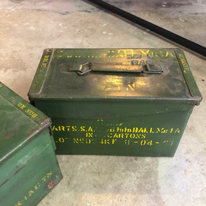 Caja militar con tapa