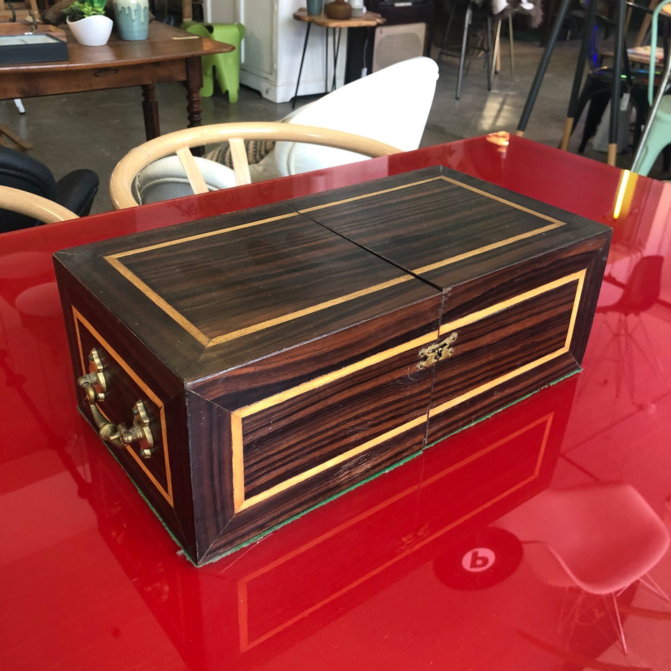 Caja doble con cajones