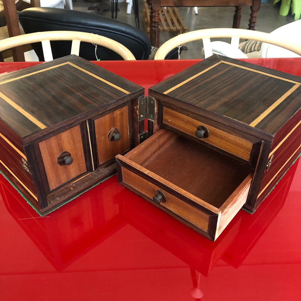 Caja doble con cajones