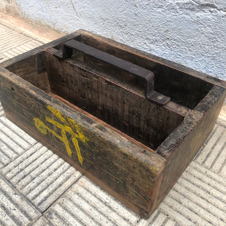 Caja de madera doble con asa