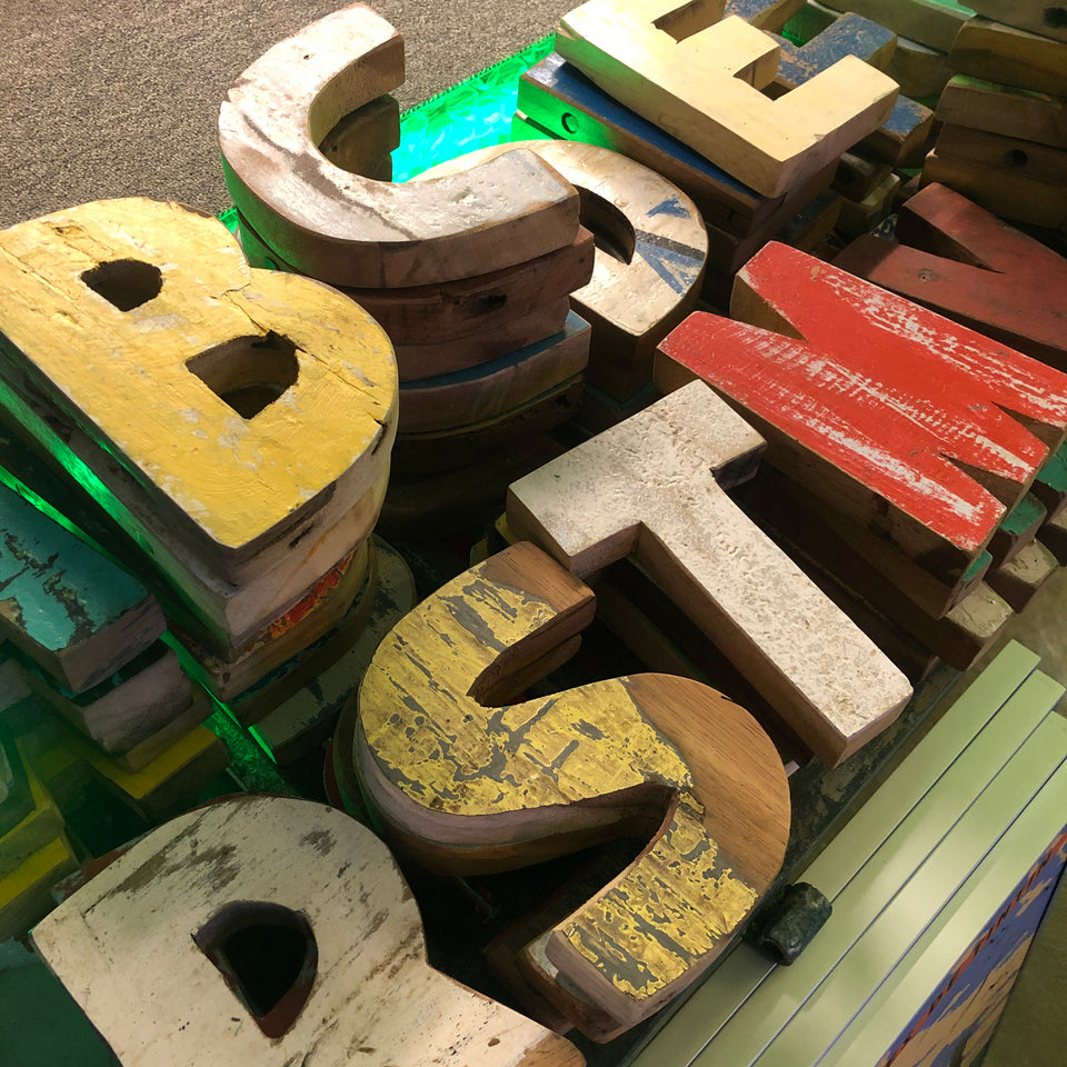Letra R de Madera