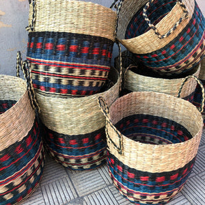 Cesto etnico azul y rojo grande