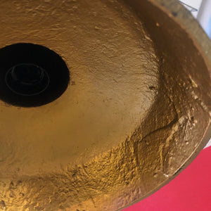 Lampara de hierro "basto" con interior dorado